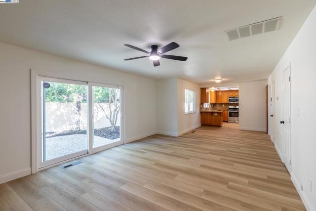 1445 Mellissa Cir, Antioch CA: https://media.crmls.org/mediaz/84261d6f-ce1a-4a88-8782-4366bf5f5537.jpg