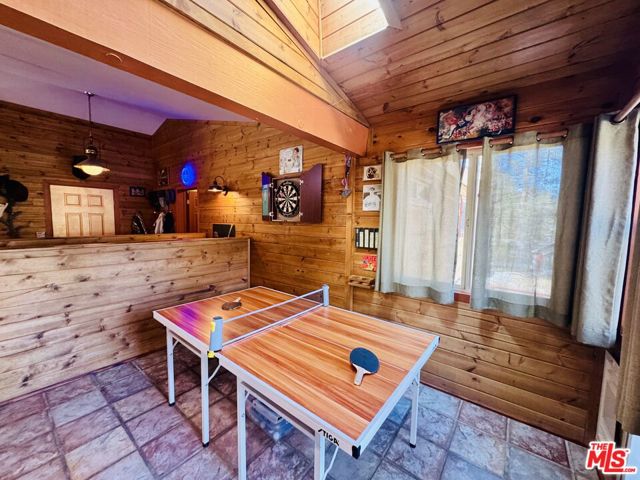 539 Lakewood Lane, Big Bear CA: https://media.crmls.org/mediaz/84265b80-5265-4208-9680-fe8beef07511.jpg
