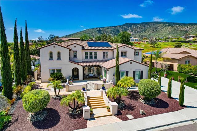 466 Agua Vista Dr, Chula Vista CA: https://media.crmls.org/mediaz/84266313-e029-4086-9210-a8b7e665c848.jpg