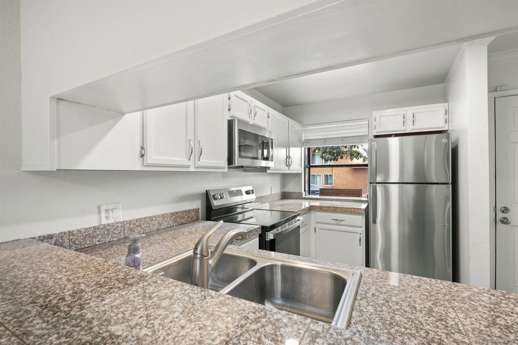 4560 Twain Ave #3