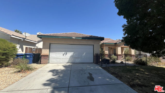 1751 W Avenue H5, Lancaster CA: https://media.crmls.org/mediaz/842875b3-723b-4d10-b314-edeb9f103789.jpg
