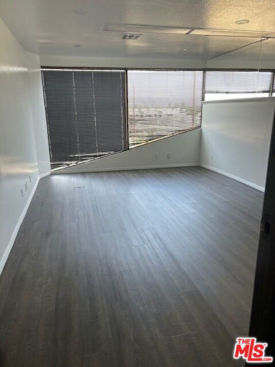  Commercial for Sale in Sherman Oaks, California