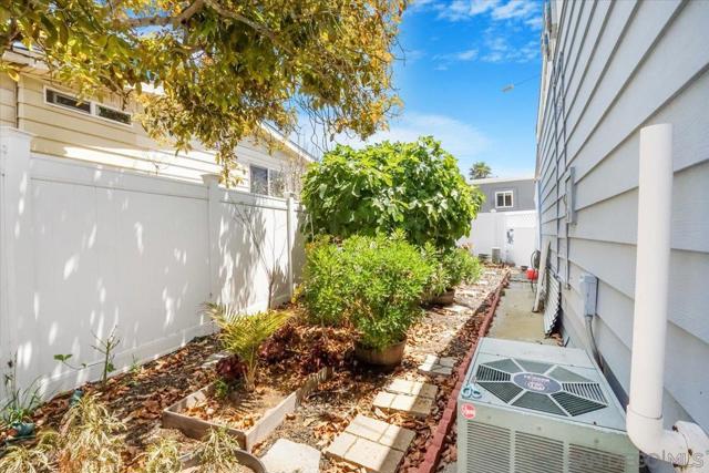 7266 San Luis St, Carlsbad, California 92011, 2 Bedrooms Bedrooms, ,2 BathroomsBathrooms,Residential,For Sale,San Luis St,240020911SD