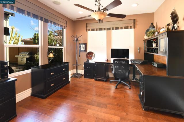 1759 Latour Ave, Brentwood CA: https://media.crmls.org/mediaz/84298018-5ad5-435f-9fd5-f979cd88779f.jpg