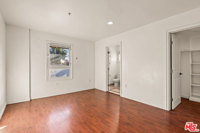 2667 Menlo Avenue, Los Angeles CA: https://media.crmls.org/mediaz/8429ba39-d694-4923-9ce9-2c629b5c65fa.jpg