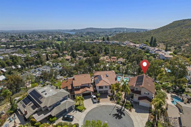 6968 Talisman Ct, San Diego CA: https://media.crmls.org/mediaz/8429c017-3810-4690-a7ac-bd5ac783f20b.jpg