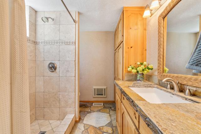 36958 Goldshot Creek Road, Mountain Center CA: https://media.crmls.org/mediaz/842a97ae-ad39-4628-a745-dcd248e804b5.jpg