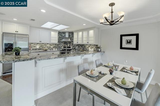 1232 Skycrest Dr, Walnut Creek CA: https://media.crmls.org/mediaz/842aa58e-f203-4632-8f99-03e20dd01c9b.jpg