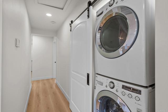 2333 Ridge View Drive, San Diego CA: https://media.crmls.org/mediaz/842aaee3-f2a6-4b1d-81e3-1cb0ba553c12.jpg