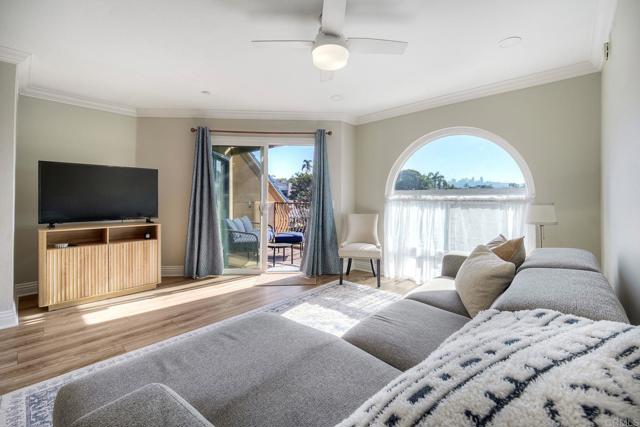 Detail Gallery Image 13 of 39 For 7509 Draper Ave #309,  La Jolla,  CA 92037 - 2 Beds | 2 Baths