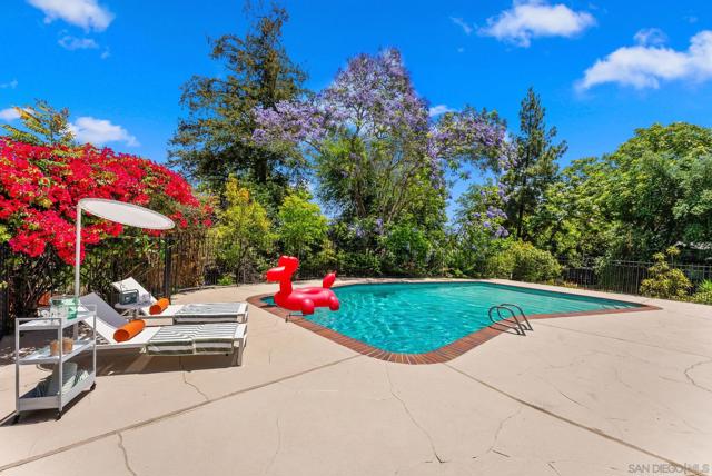 4936 Alzeda Drive, La Mesa CA: https://media.crmls.org/mediaz/842bd0f1-9a9d-4865-9af8-fd254cbb0142.jpg