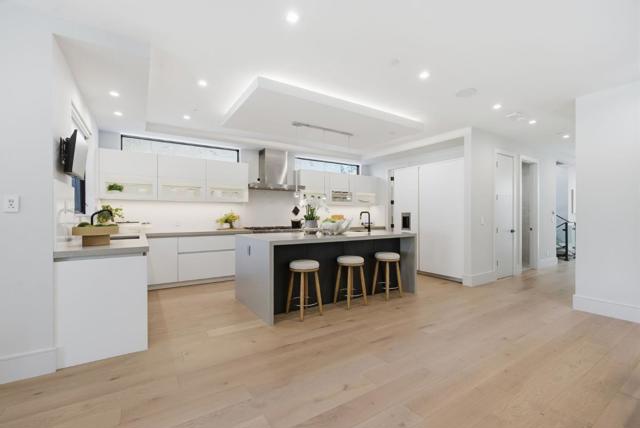 543 Tennyson Avenue, Palo Alto CA: https://media.crmls.org/mediaz/842bdf2f-ccda-4a9e-9ca3-9f4aab43c065.jpg