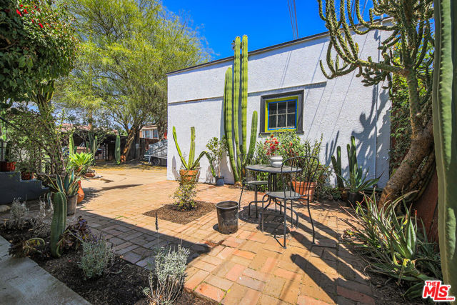132 N Avenue 57, Los Angeles CA: https://media.crmls.org/mediaz/842bf7d1-4167-47d7-9395-1ba7b56871fb.jpg