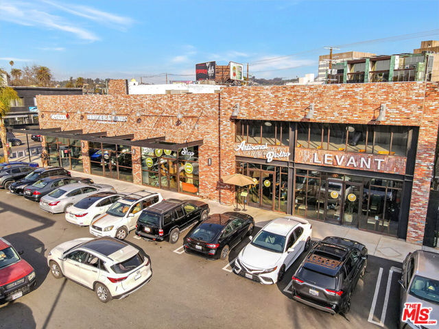 901 Rosemont Avenue, Los Angeles CA: https://media.crmls.org/mediaz/842bfc6b-9881-48dc-89f8-16cd865b1352.jpg