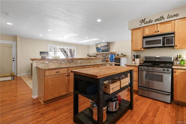 42729 Haupstrasse Drive, Big Bear CA: https://media.crmls.org/mediaz/842c0014-13e4-46c3-b9a0-19e9ade7e12d.jpg