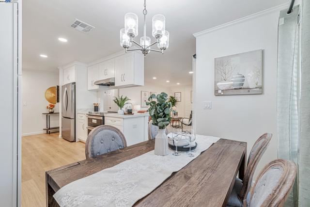 825 Oak Grove Rd, Concord CA: https://media.crmls.org/mediaz/842c0db3-89f3-4e7d-9751-49d0a2b540fc.jpg