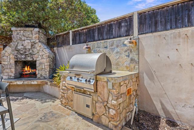 1568 Pacific Beach Dr, San Diego CA: https://media.crmls.org/mediaz/842c5cc0-21e9-457d-b99a-ac5922c2f64e.jpg