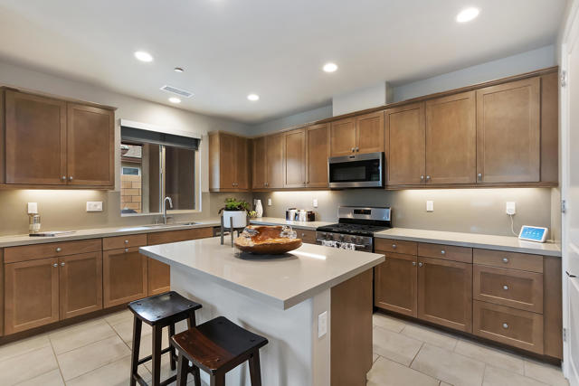 012_Kitchen