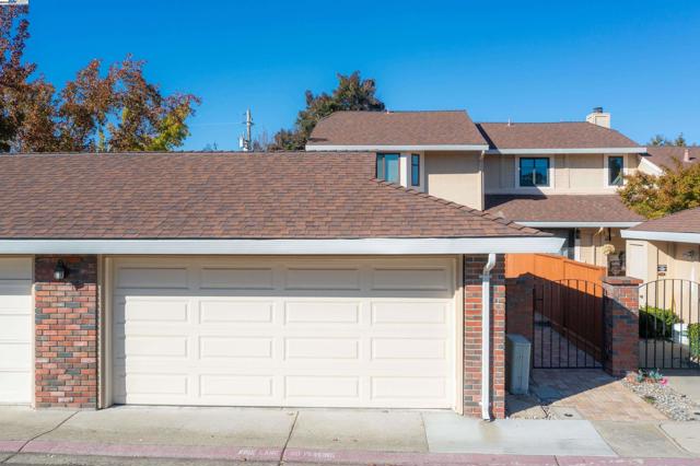 7602 Arbor Creek Cir, Dublin CA: https://media.crmls.org/mediaz/842cb8b4-5416-4d62-98bb-d18f7e9c397f.jpg