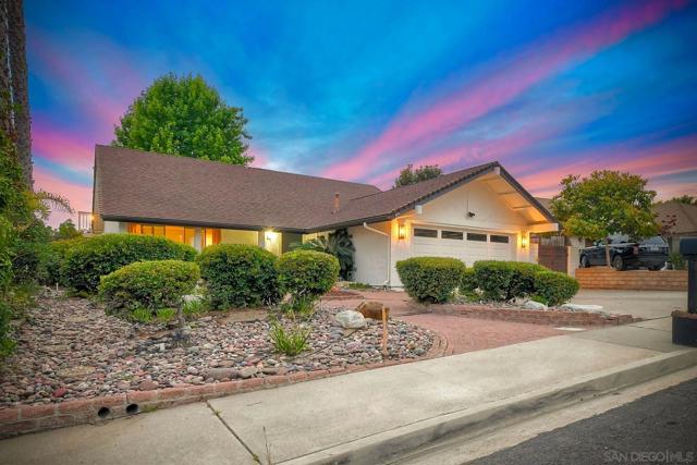 7219 Mimosa Dr, Carlsbad CA: https://media.crmls.org/mediaz/842e2578-ee9a-43b9-ae7d-14f301f5a0c5.jpg
