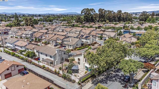 1205 Amber Court, San Leandro CA: https://media.crmls.org/mediaz/842e3b62-ce39-4a65-939b-6a178a7e1af4.jpg