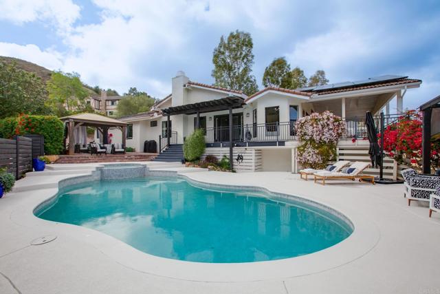 19950 Elfin Forest Ln, Escondido CA: https://media.crmls.org/mediaz/842e6f04-d832-4310-ac77-f7f139d5e259.jpg