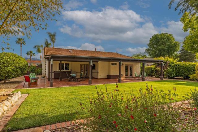 23540 Oriente Way, Ramona CA: https://media.crmls.org/mediaz/842e8e4a-ddea-4aa0-ad48-4c471843af71.jpg