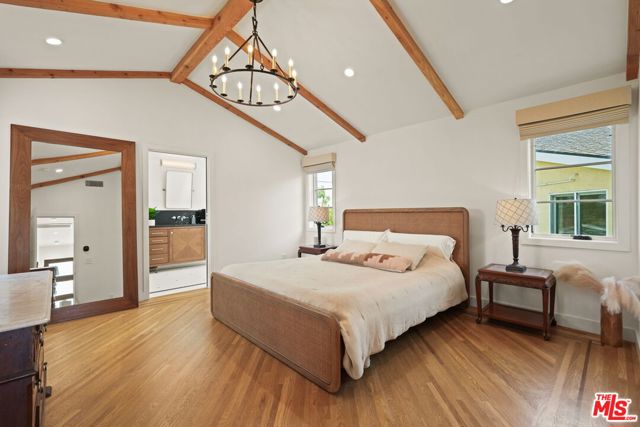 1618 S Durango Avenue, Los Angeles CA: https://media.crmls.org/mediaz/842f598c-2362-477c-9f17-0505df0b3c9b.jpg