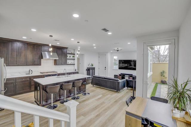 1426 S Central Parkway, Mountain House CA: https://media.crmls.org/mediaz/842fb11a-a0e4-48d1-8c65-5ee1db8594f1.jpg