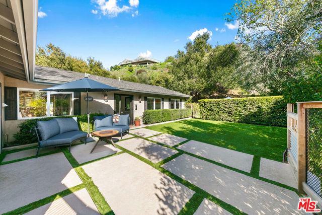 30603 El Sueno Drive, Malibu CA: https://media.crmls.org/mediaz/84304b95-d13c-4fd8-8b3d-86d23a91ce79.jpg