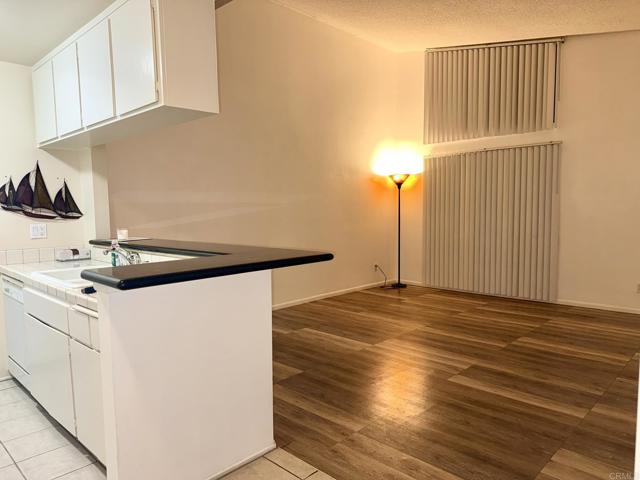 Detail Gallery Image 7 of 27 For 808 Coriander Dr #D,  Torrance,  CA 90502 - 1 Beds | 1 Baths