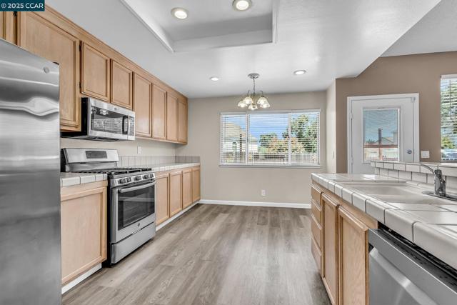 800 Gazebo Ct, Suisun City CA: https://media.crmls.org/mediaz/8430c26e-8f6c-4ec7-a68d-a5d9bf96fd9d.jpg