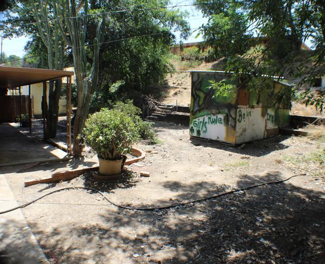 2658 Fallon Circle, Simi Valley CA: https://media.crmls.org/mediaz/843108ef-fffe-4a3d-81eb-48a2f9e00e28.jpg