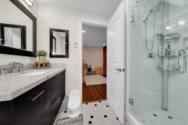 1024 Berkeley Avenue, Menlo Park CA: https://media.crmls.org/mediaz/843141c6-79e9-4570-a17b-db63534acaa4.jpg