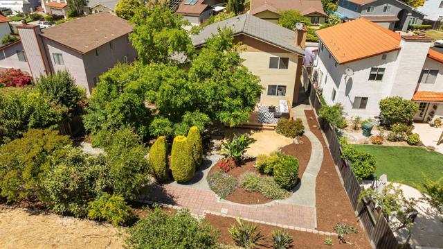 160 Manzanita Pl, Hercules CA: https://media.crmls.org/mediaz/843147ef-70f6-49d9-af69-eb1166ec728e.jpg