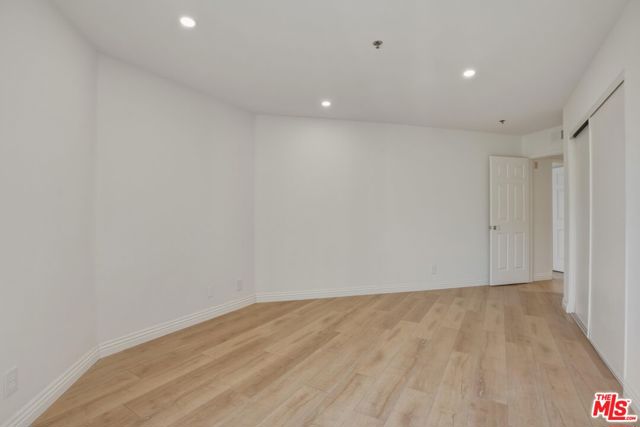 675 Oak Run Trail, Oak Park CA: https://media.crmls.org/mediaz/84321fba-32f0-4970-a54b-457d38ebf70f.jpg