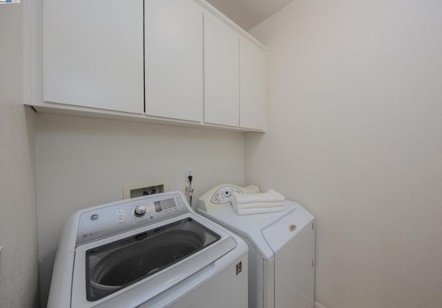 555 Centre Court Dr, Tracy CA: https://media.crmls.org/mediaz/84323d70-207e-40f5-b54e-b8ca0c4c6a1a.jpg