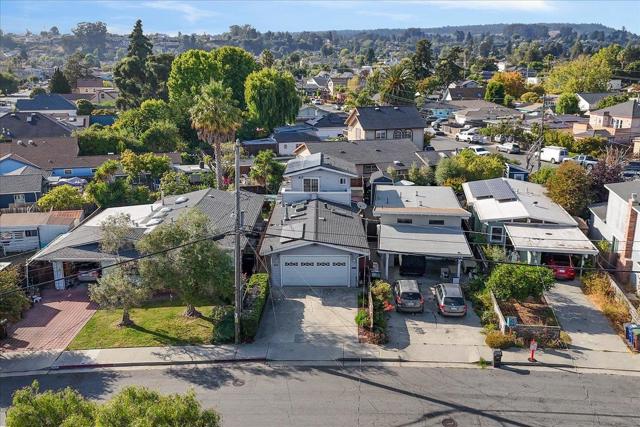 342 Wilkes Circle, Santa Cruz CA: https://media.crmls.org/mediaz/84334230-e8f8-4ff4-a09e-be6d6dee5bde.jpg
