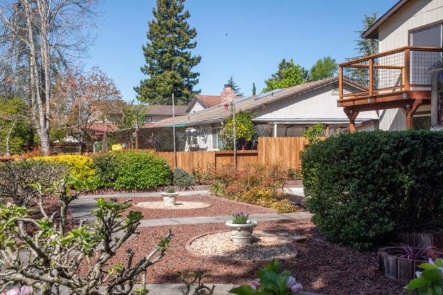 4652 Fairway Drive, Rohnert Park CA: https://media.crmls.org/mediaz/84337503-0554-4b4e-a14b-7ecd1d7d154a.jpg