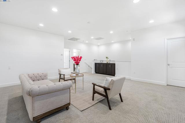 3340 Giovanni Way, Dublin CA: https://media.crmls.org/mediaz/843437a1-f49c-440b-b21e-97eaad68ad1e.jpg