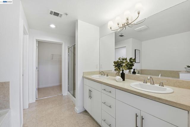 4463 Hyde Cmn, Fremont CA: https://media.crmls.org/mediaz/84346e4a-d8ef-4293-a934-312200dc7e8f.jpg