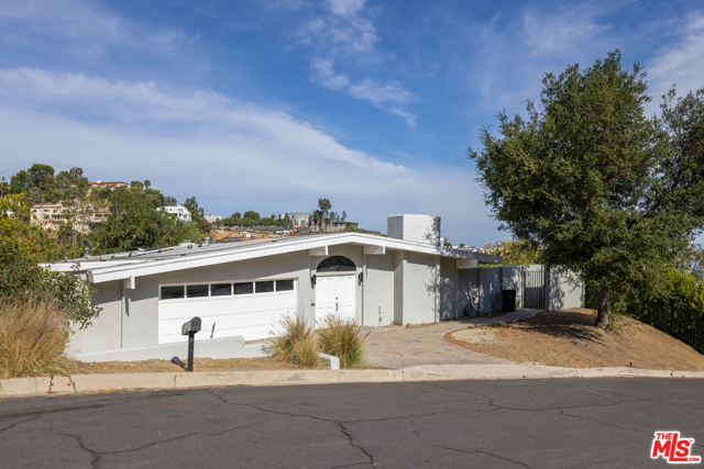 Image 2 for 9271 Swallow Dr, Los Angeles, CA 90069