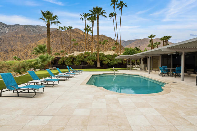 855 W Coronado Avenue, Palm Springs, CA 92262