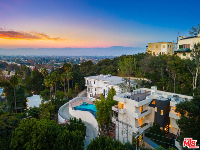 4148 Sunswept Drive, Studio City CA: https://media.crmls.org/mediaz/84367f4f-53e4-4e50-bf33-eb78b766d8aa.jpg