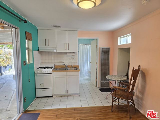 12846 Short Avenue, Los Angeles CA: https://media.crmls.org/mediaz/8436c5d1-74e3-4048-a1b4-41acf6104933.jpg