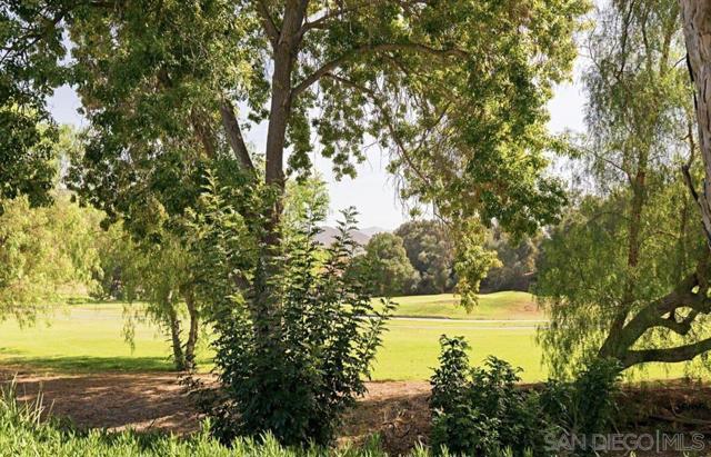 3909 Reche Rd, Fallbrook CA: https://media.crmls.org/mediaz/8436ef69-2a99-49be-ab1b-665b506f5f4d.jpg