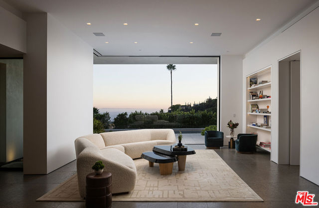 1616 Rising Glen Road, Los Angeles CA: https://media.crmls.org/mediaz/8437ba33-4f19-4244-81e7-64f0646a227c.jpg