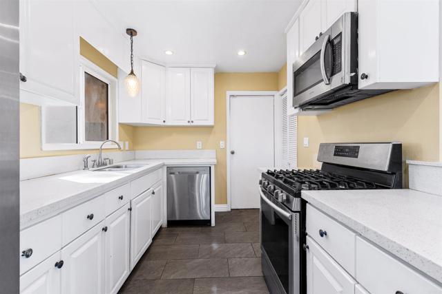 Detail Gallery Image 4 of 30 For 8808 Leigh Ave, Spring Valley,  CA 91977 - 4 Beds | 2 Baths