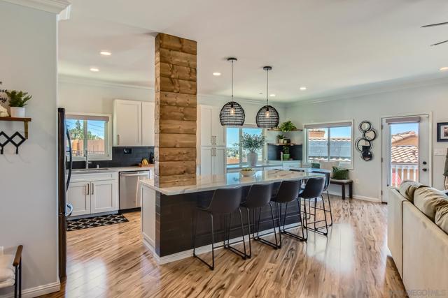 9180 Tokaj Ln, Spring Valley CA: https://media.crmls.org/mediaz/8438afc8-1ded-4d5d-9006-383b88b1c0b8.jpg