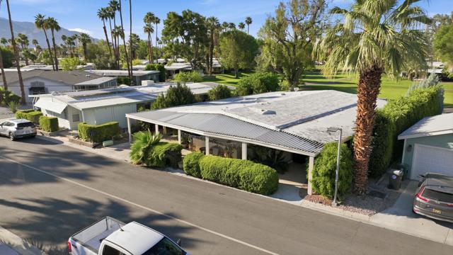 206 Marisma Way, Cathedral City CA: https://media.crmls.org/mediaz/8438ee15-d69d-4208-b6a4-487ea19208b9.jpg